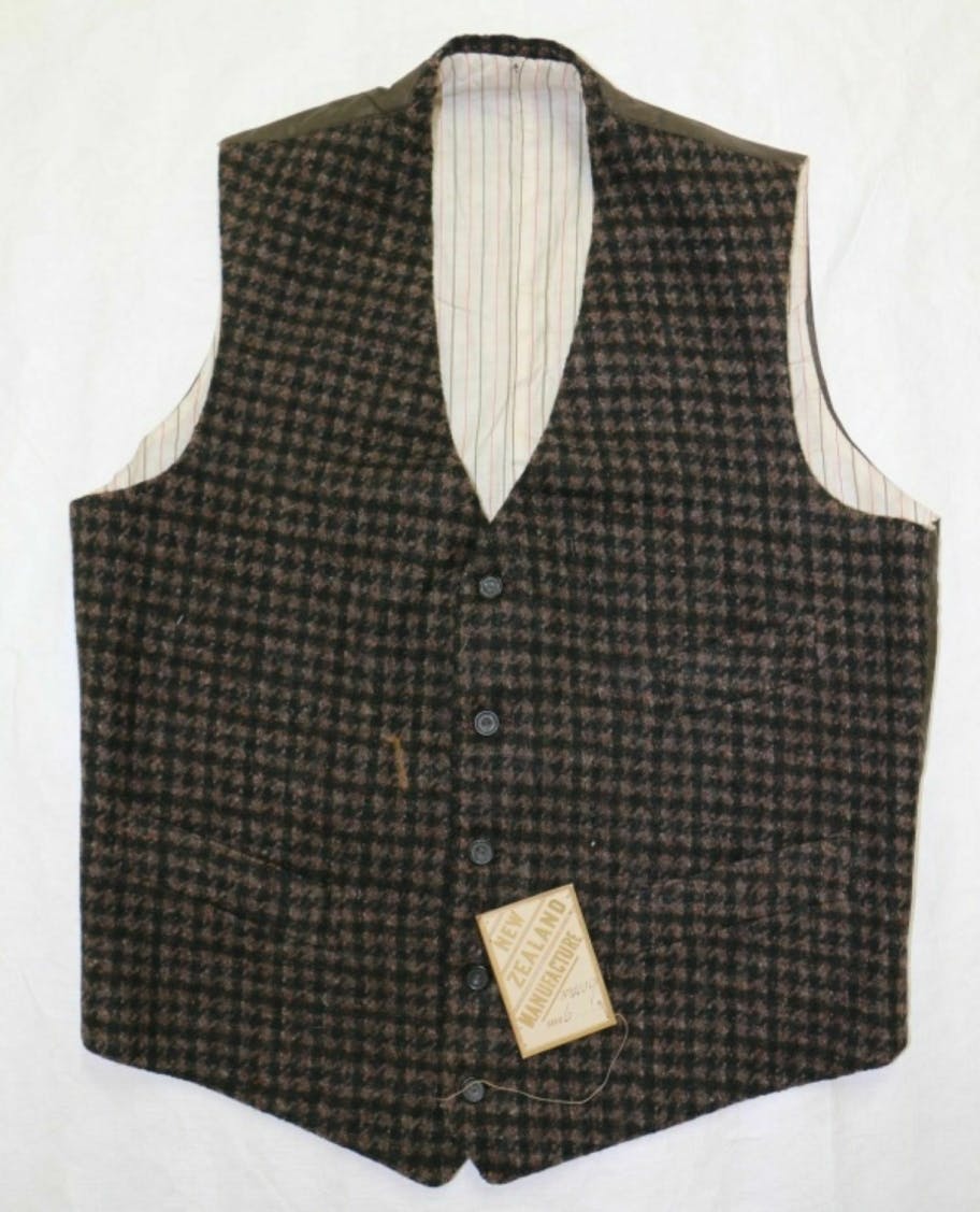 1949 46 3 Castaway waistcoat 1200